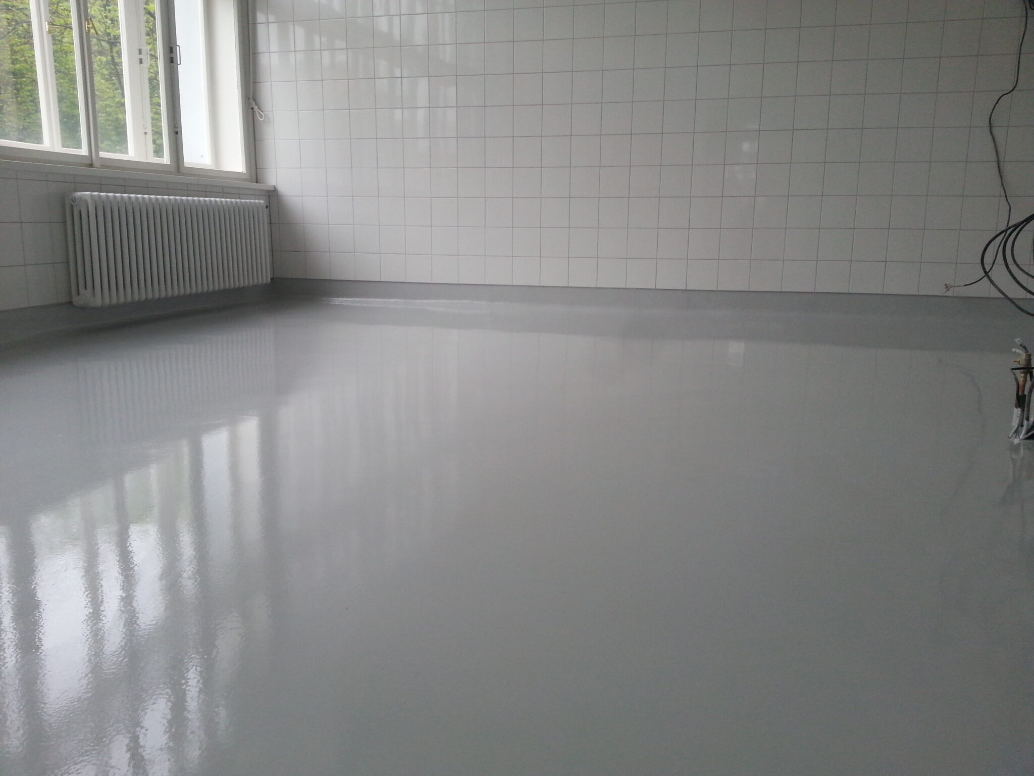 Epoxidové podlahy pro nemocnice a sociální služby – podlahyhromada.cz